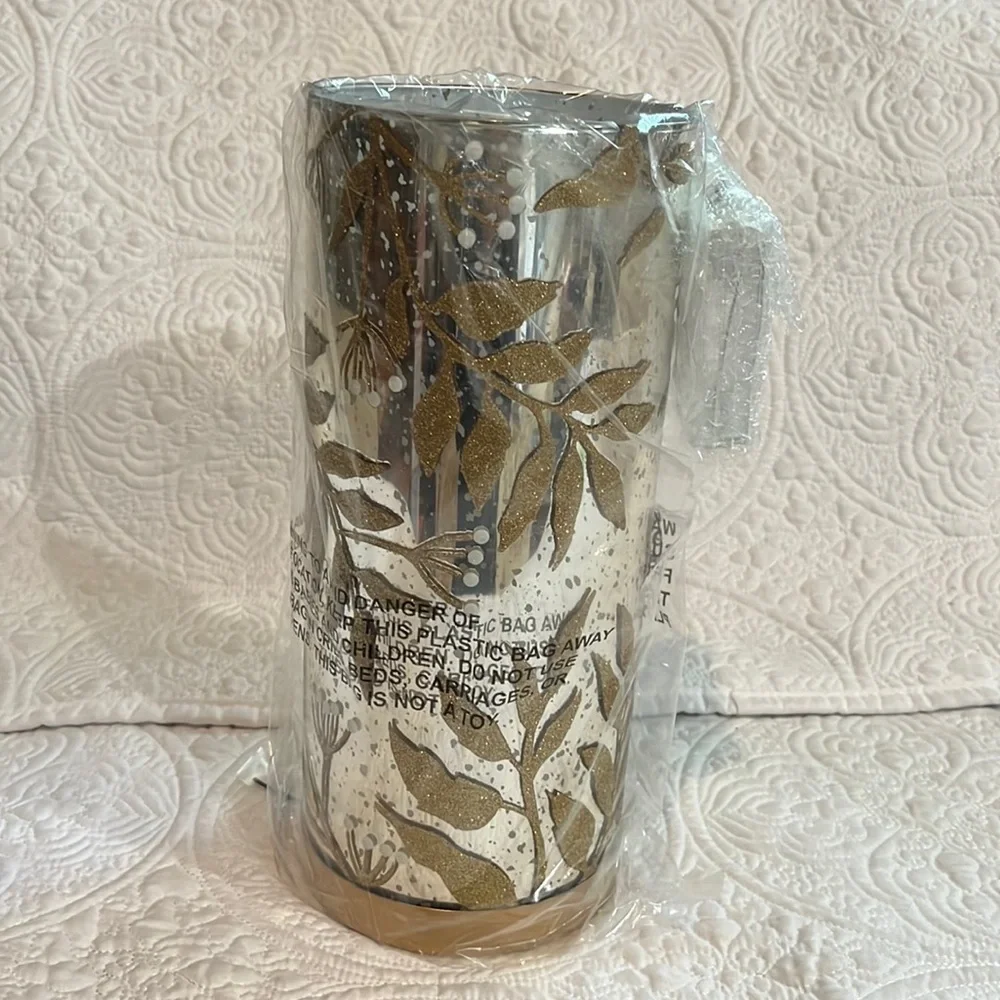Silver and‎ gold hurricane with battery opened lights, new